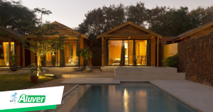 Village ecolodge au Sénégal: exemple d’application de produits TECHNAL - ALUVER Guyane